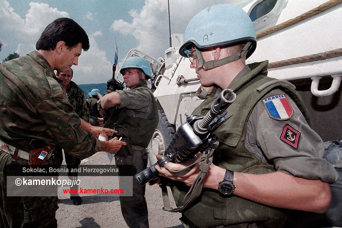 French UN peacekeepers submit to inspection