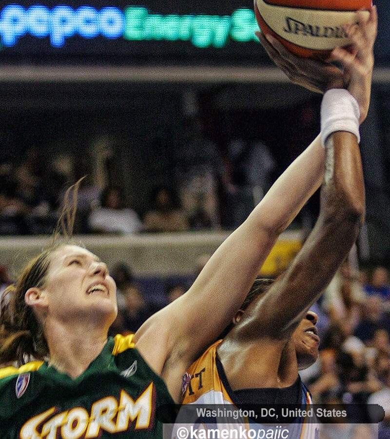 Jackson Goes for a Rebound Against the Bullet